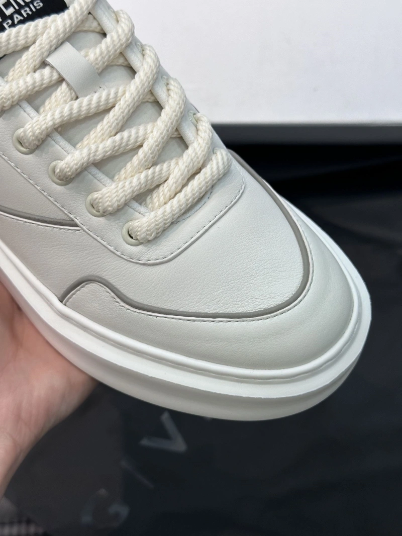 Trendsetting Gxvxnchy Sneakers 154698