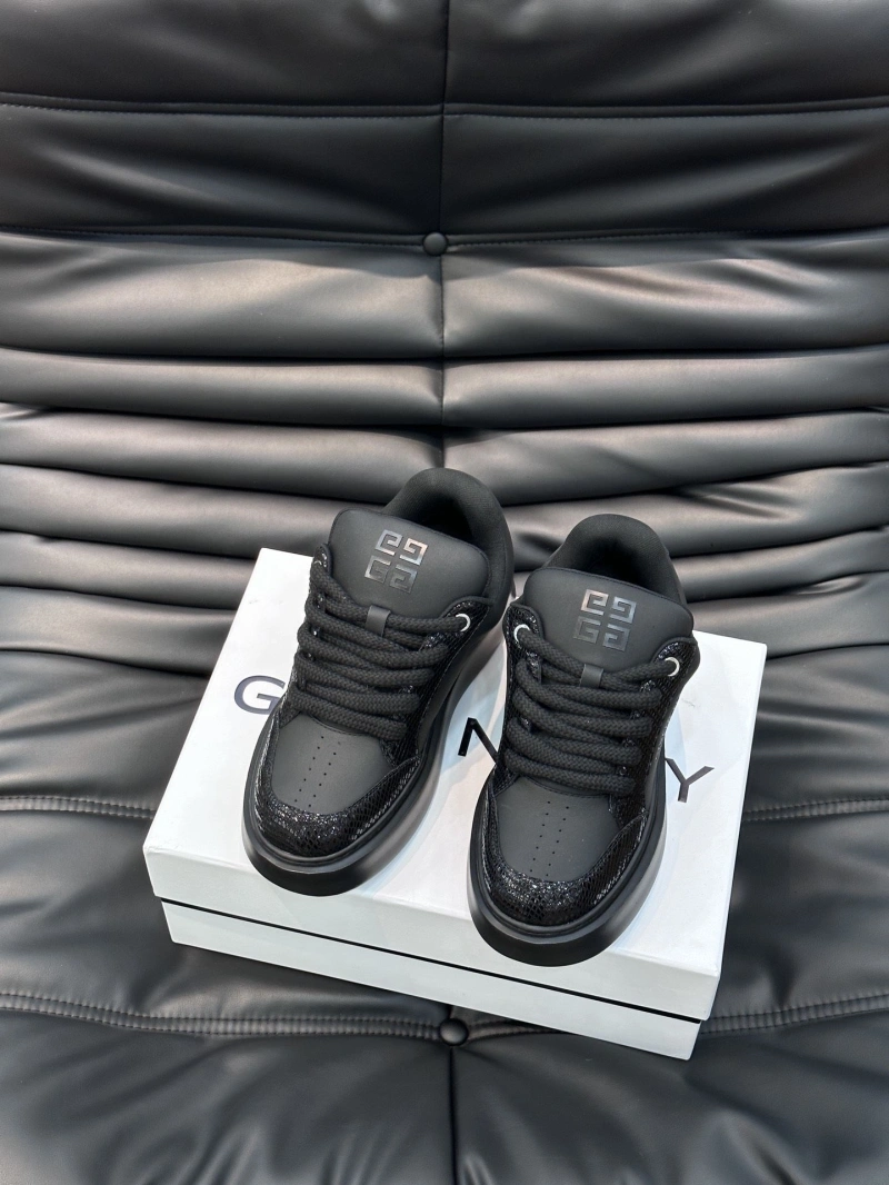 Gxvxnchy Sneakers Elegant 154699