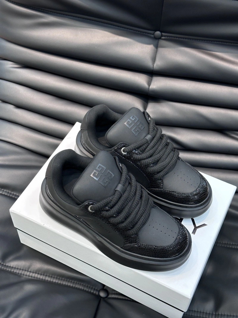 Gxvxnchy Sneakers Elegant 154699