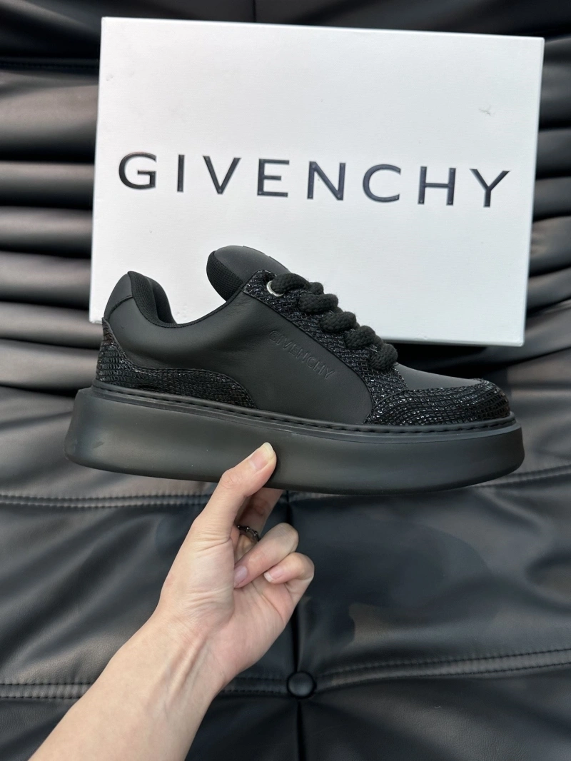Gxvxnchy Sneakers Elegant 154699