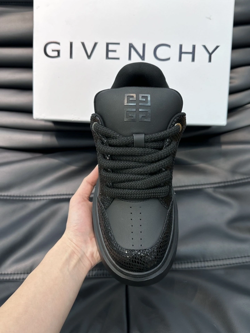 Gxvxnchy Sneakers Elegant 154699
