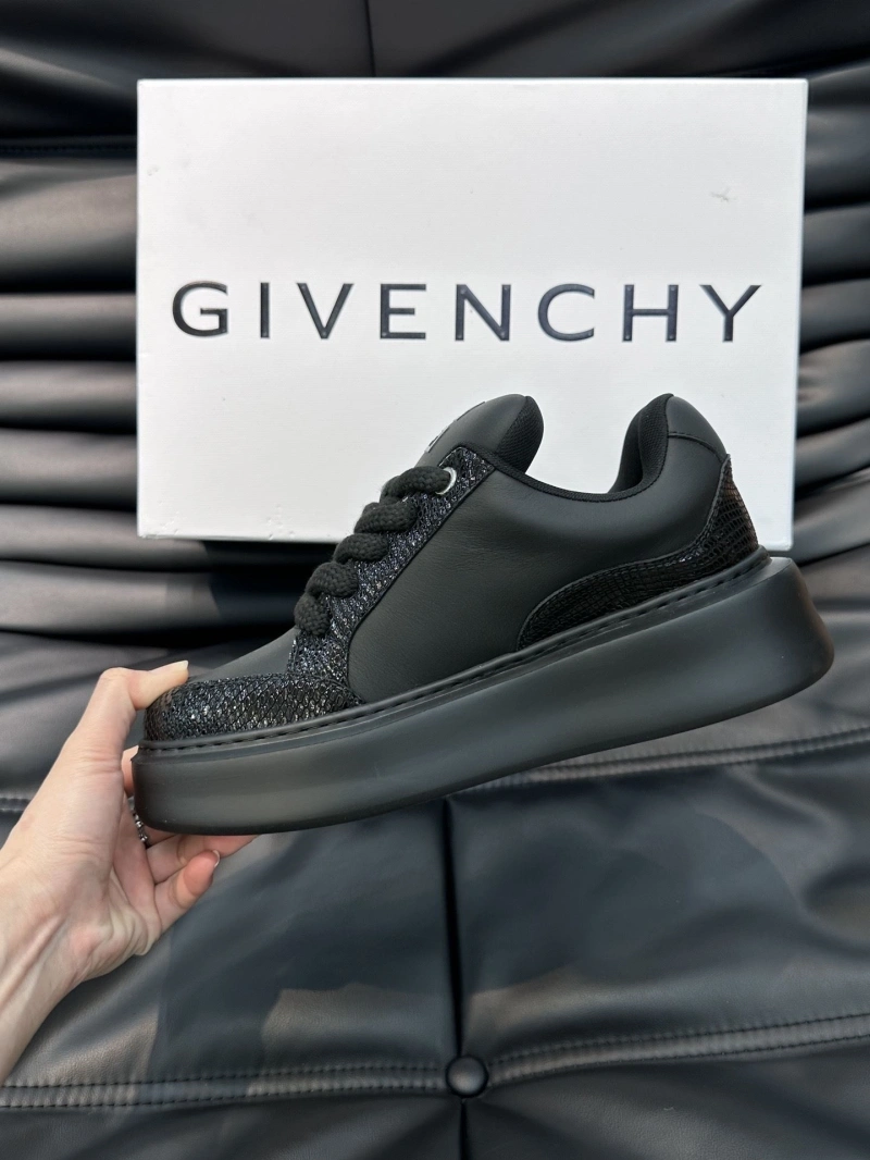 Gxvxnchy Sneakers Elegant 154699