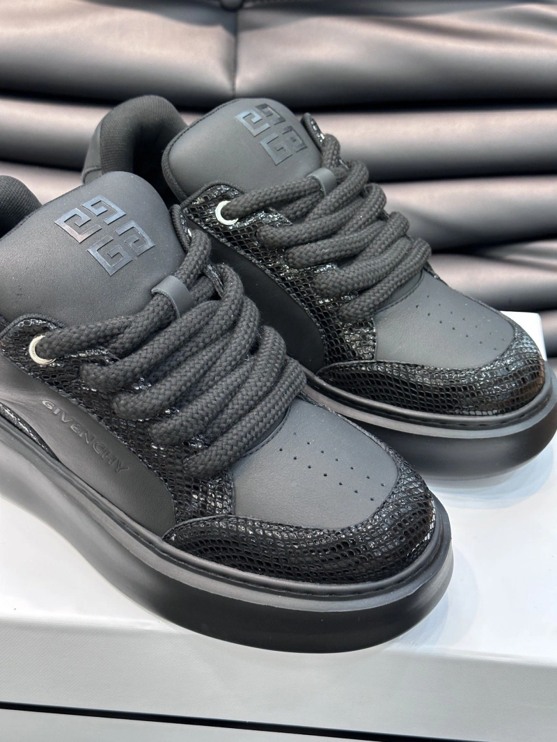 Gxvxnchy Sneakers Elegant 154699