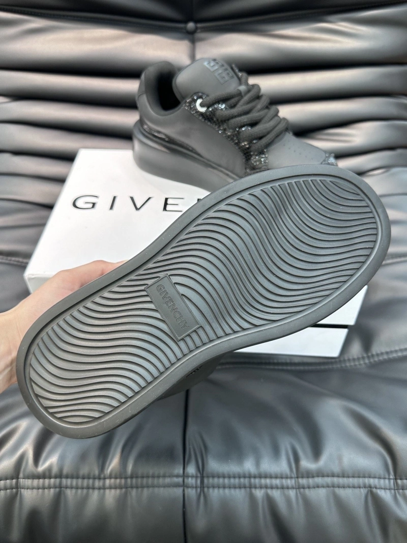 Gxvxnchy Sneakers Elegant 154699