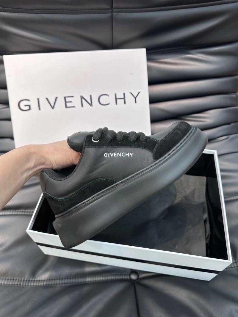 Functional Gxvxnchy Sneakers 154696