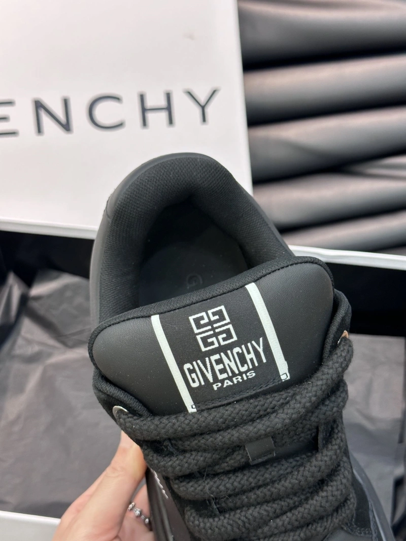 Functional Gxvxnchy Sneakers 154696