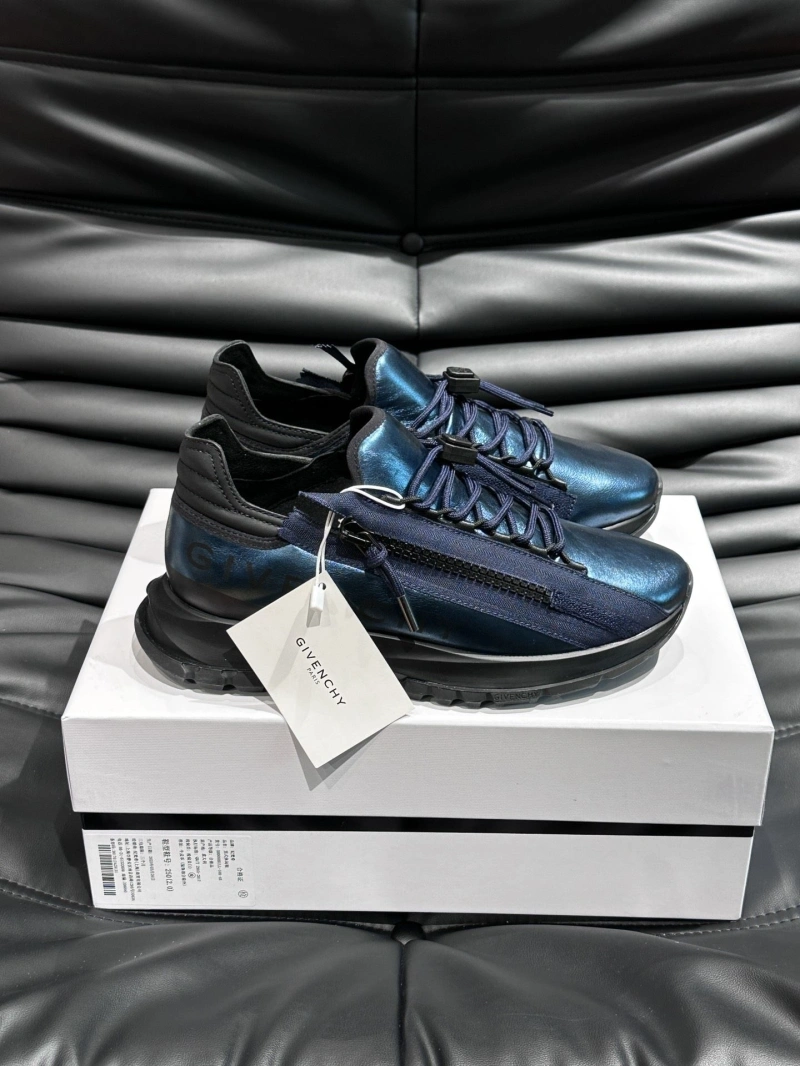 Trendsetting Gxvxnchy Sneakers 154694