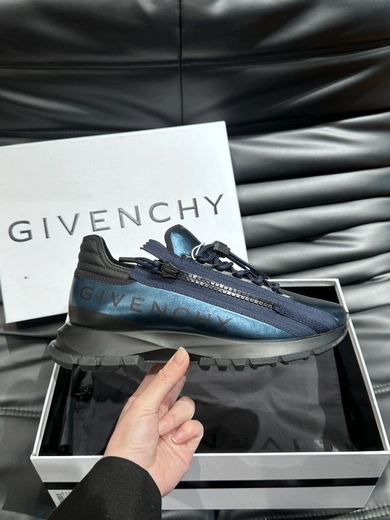 Trendsetting Gxvxnchy Sneakers 154694
