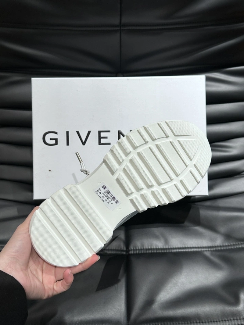Gxvxnchy Sneakers Cozy 154692