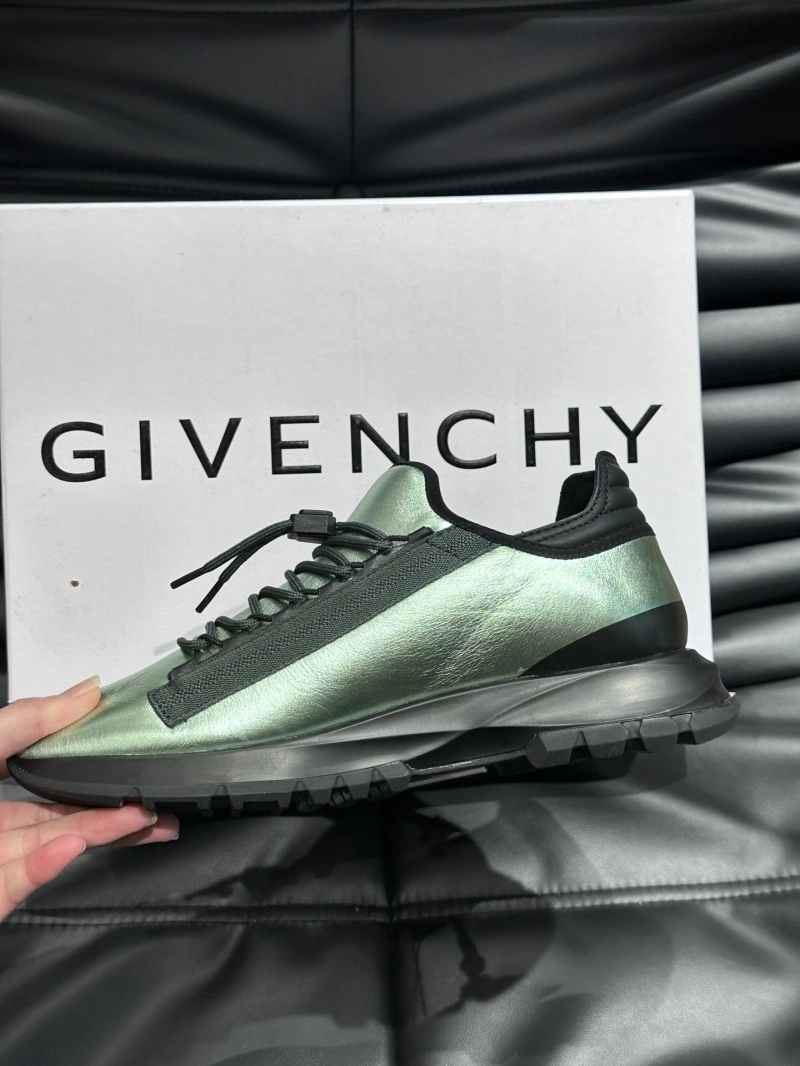 Gxvxnchy Sneakers Minimalist 154693