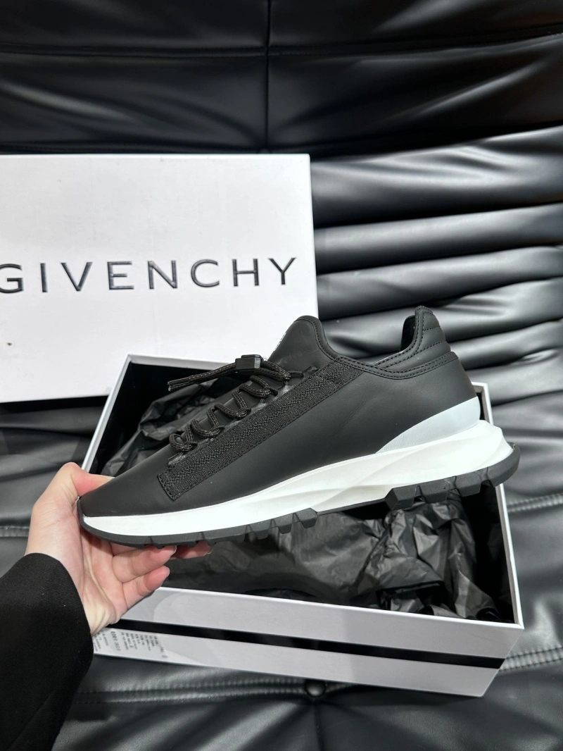 Gxvxnchy Sneakers Vibrant 154690