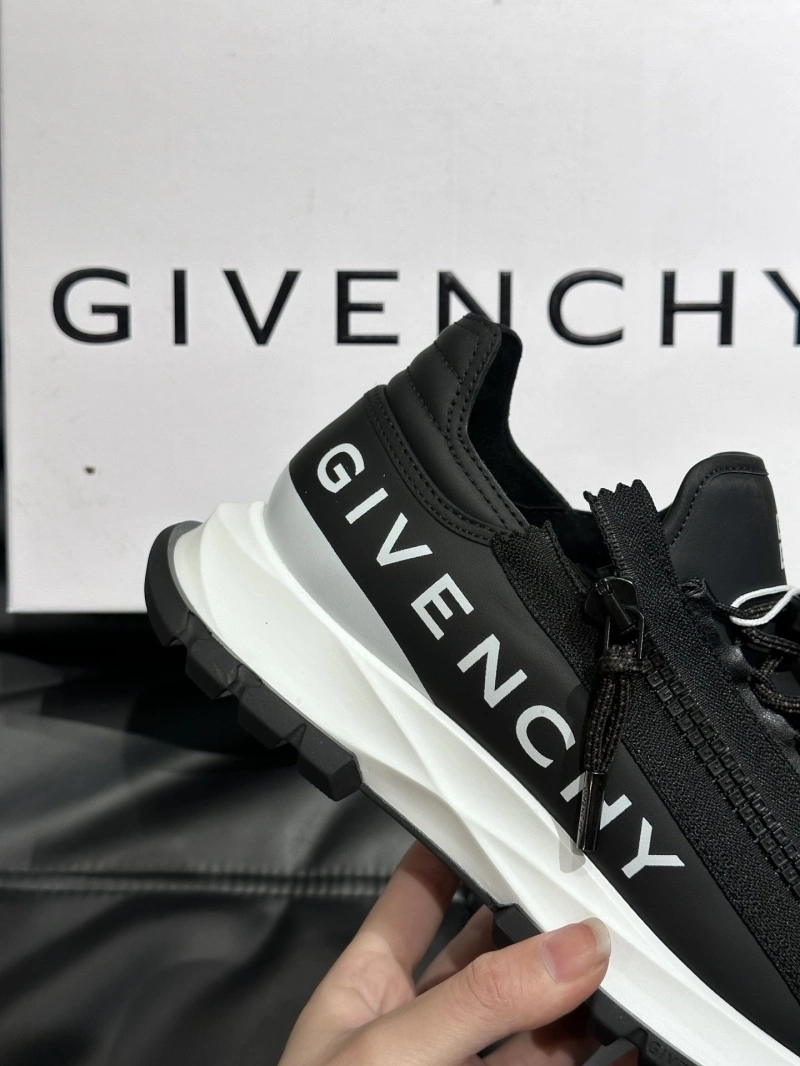 Gxvxnchy Sneakers Vibrant 154690