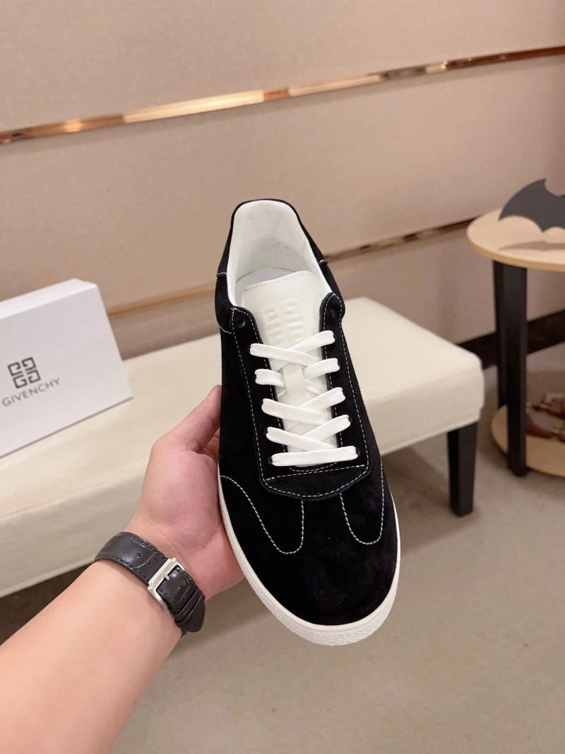 Fashionable Gxccx Sneakers 165979