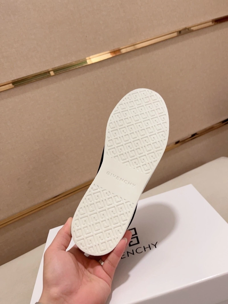 Fashionable Gxccx Sneakers 165979