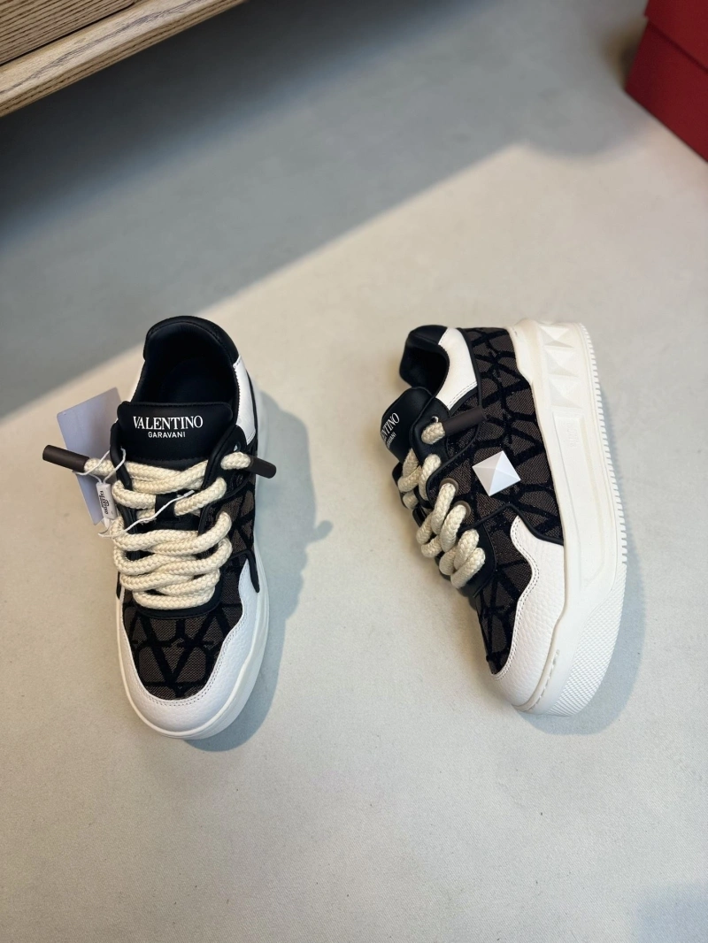 Trendsetting Vxlxntino Sneakers 232944
