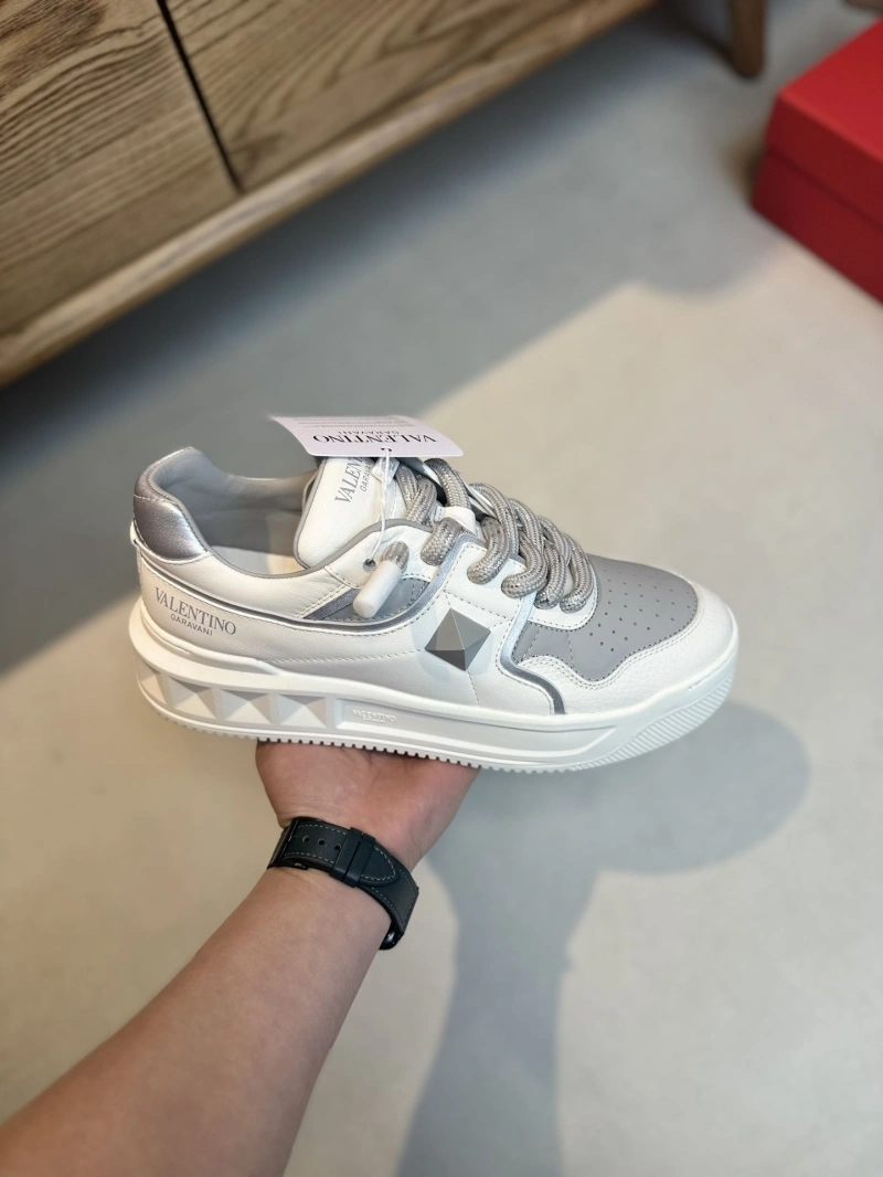 Durable Vxlxntino Sneakers 232947