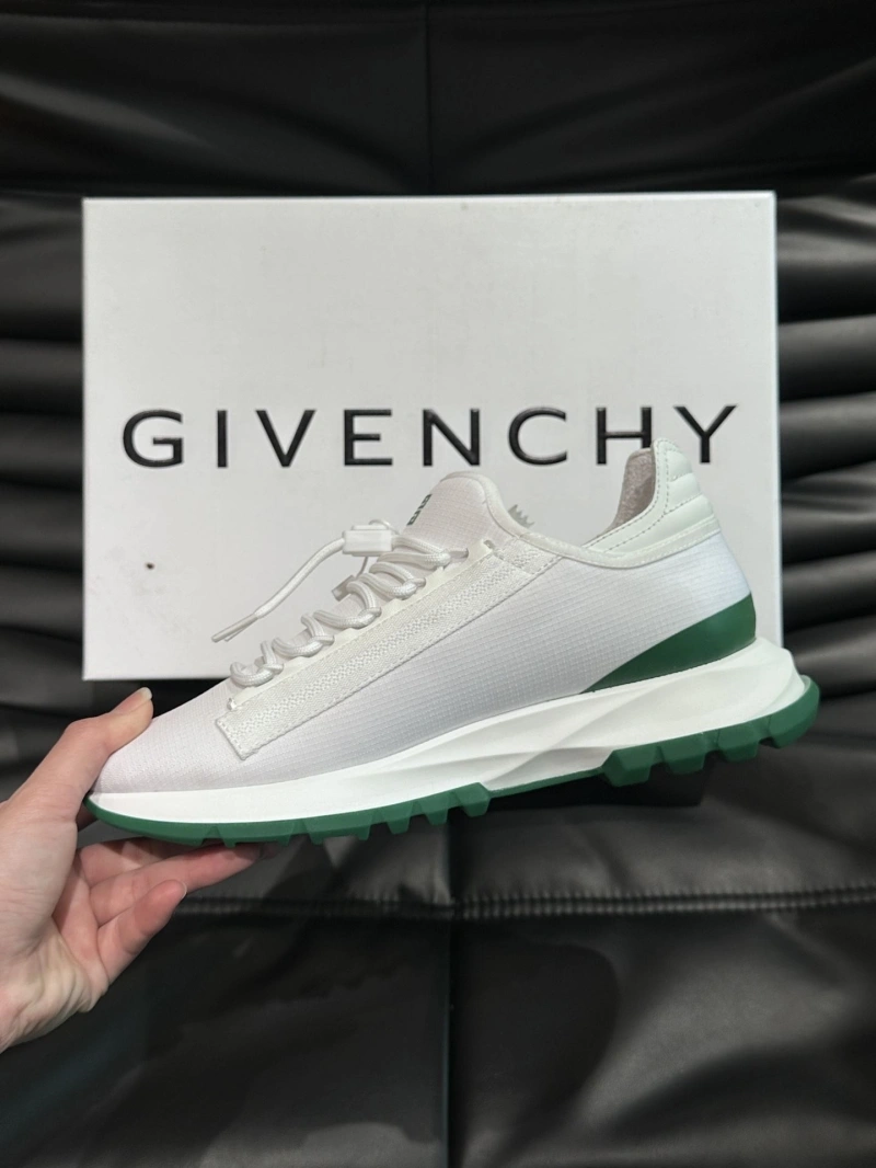 Gxvxnchy Sneakers DailyWear 154687