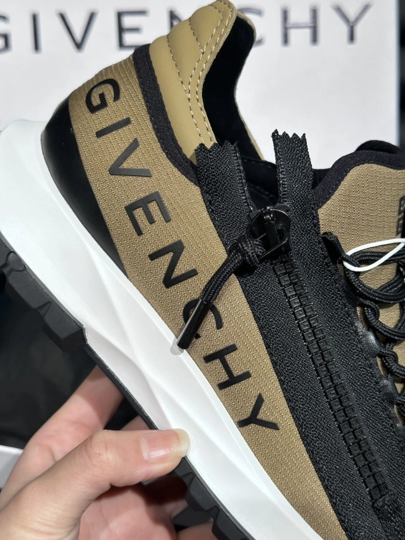 Modern Gxvxnchy Sneakers 154685