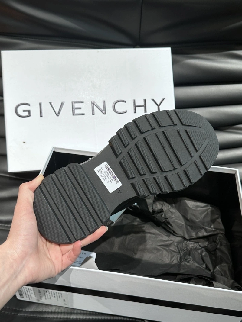 Durable Gxvxnchy Sneakers 154686