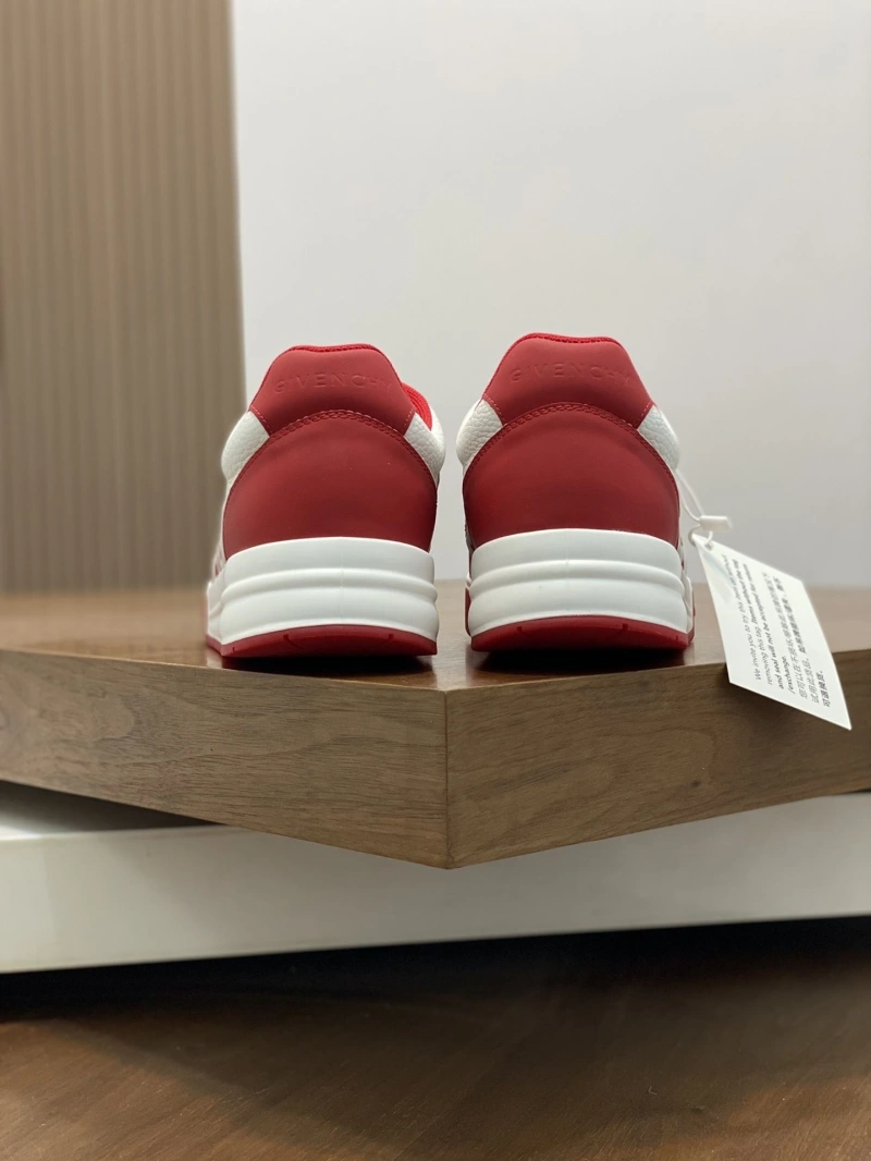 Versatile Gxvxnchy Sneakers 154681