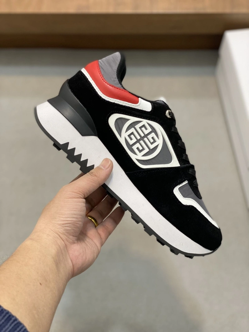 Gxvxnchy Sneakers SportInspired 154670