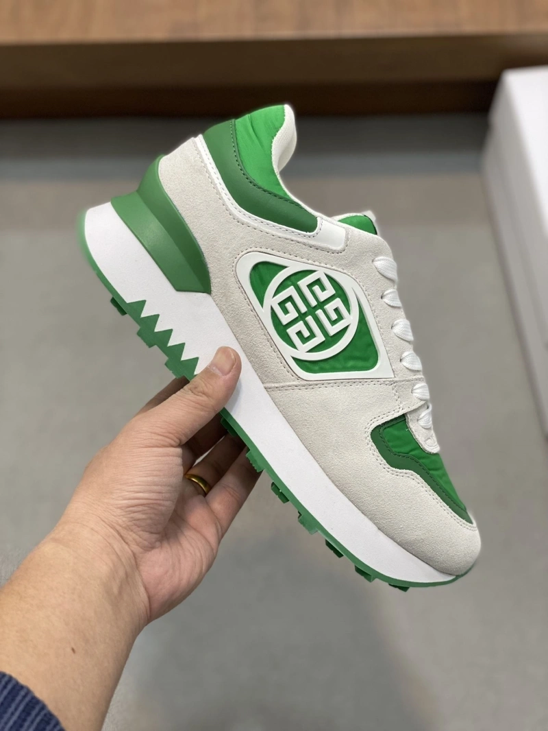 Gxvxnchy Sneakers Stylish 154674