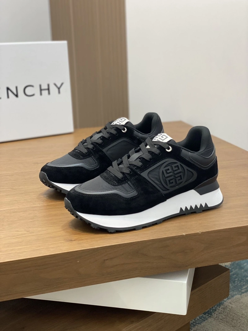 Reliable Gxvxnchy Sneakers 154664