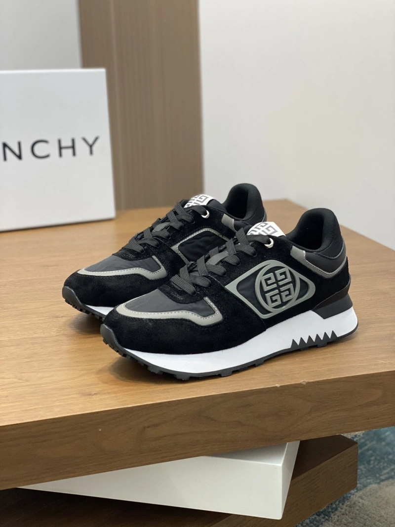 Cozy Gxvxnchy Sneakers 154672