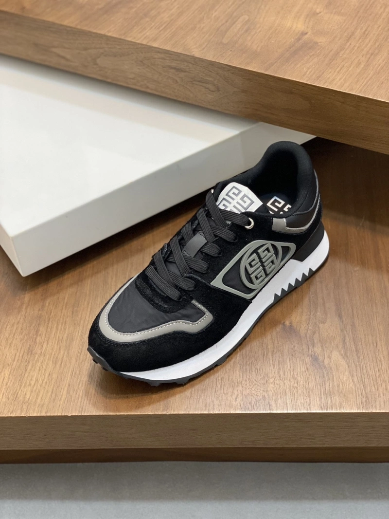 Cozy Gxvxnchy Sneakers 154672