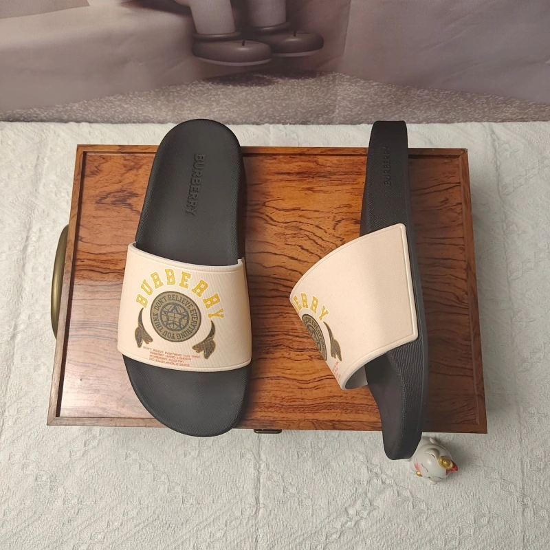 Comfortable Bxrbxrry Slippers 115589
