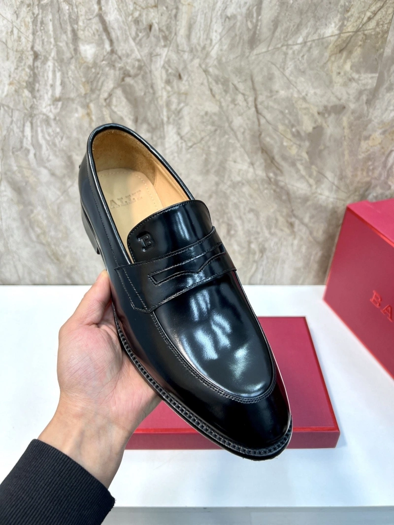 Minimalist Bxrbxrry Leather Shoes 115610