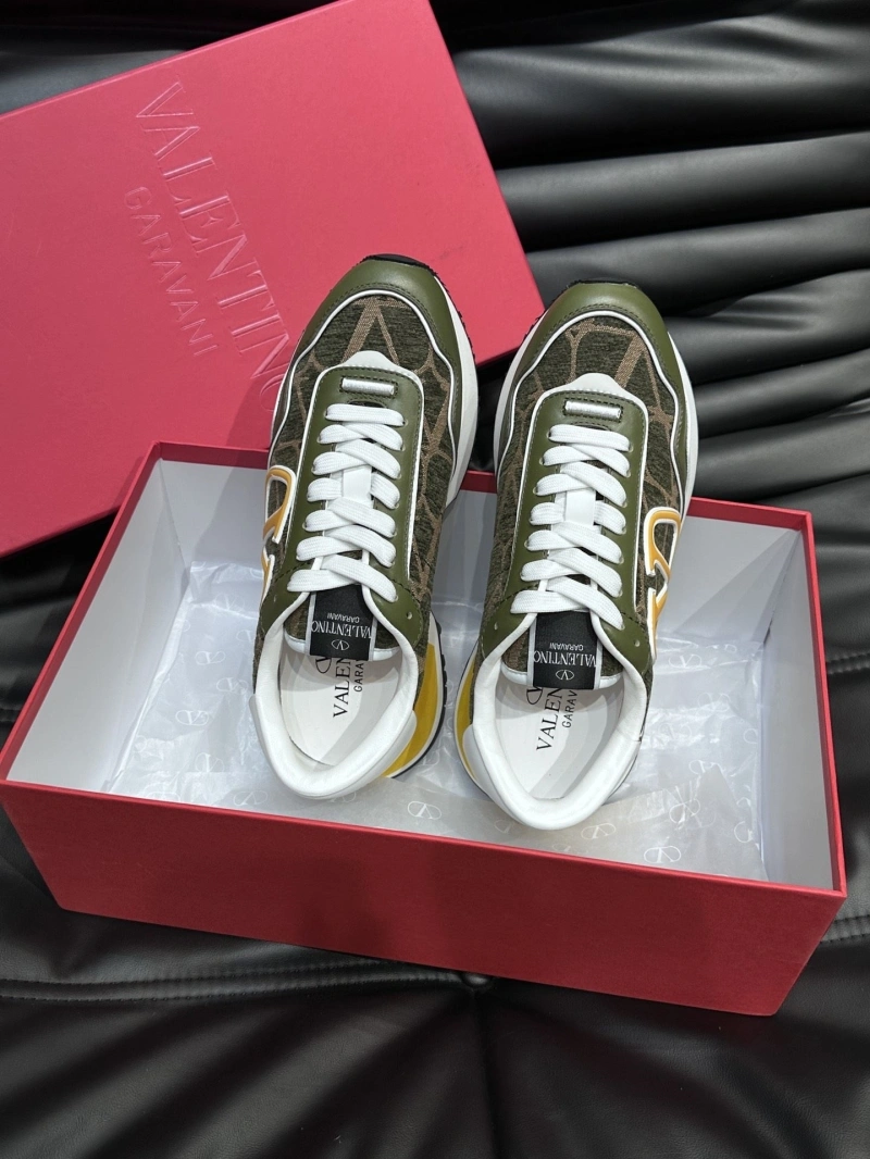 Versatile Vxlxntino Sneakers 232919