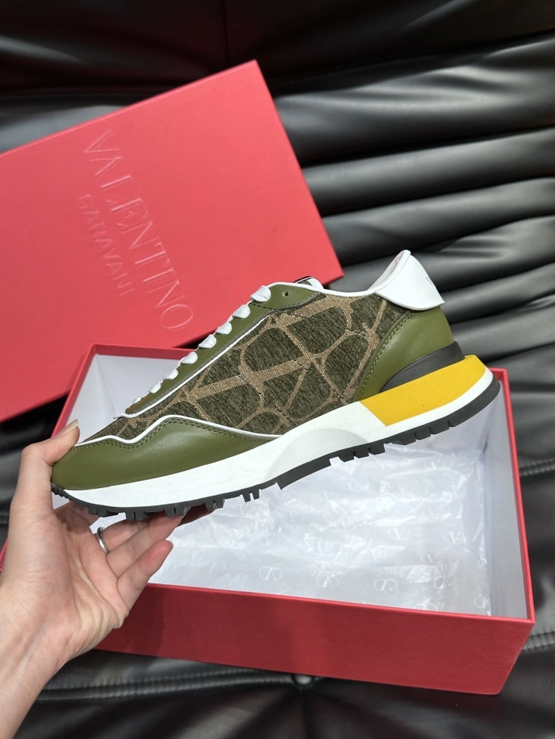 Versatile Vxlxntino Sneakers 232919