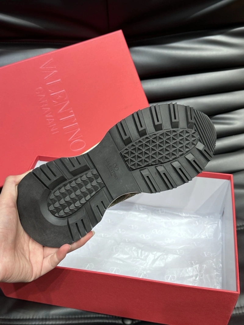 Versatile Vxlxntino Sneakers 232919