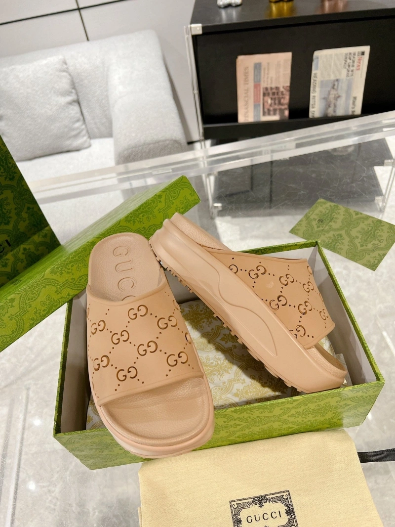 Versatile Gxccx Slippers 166499