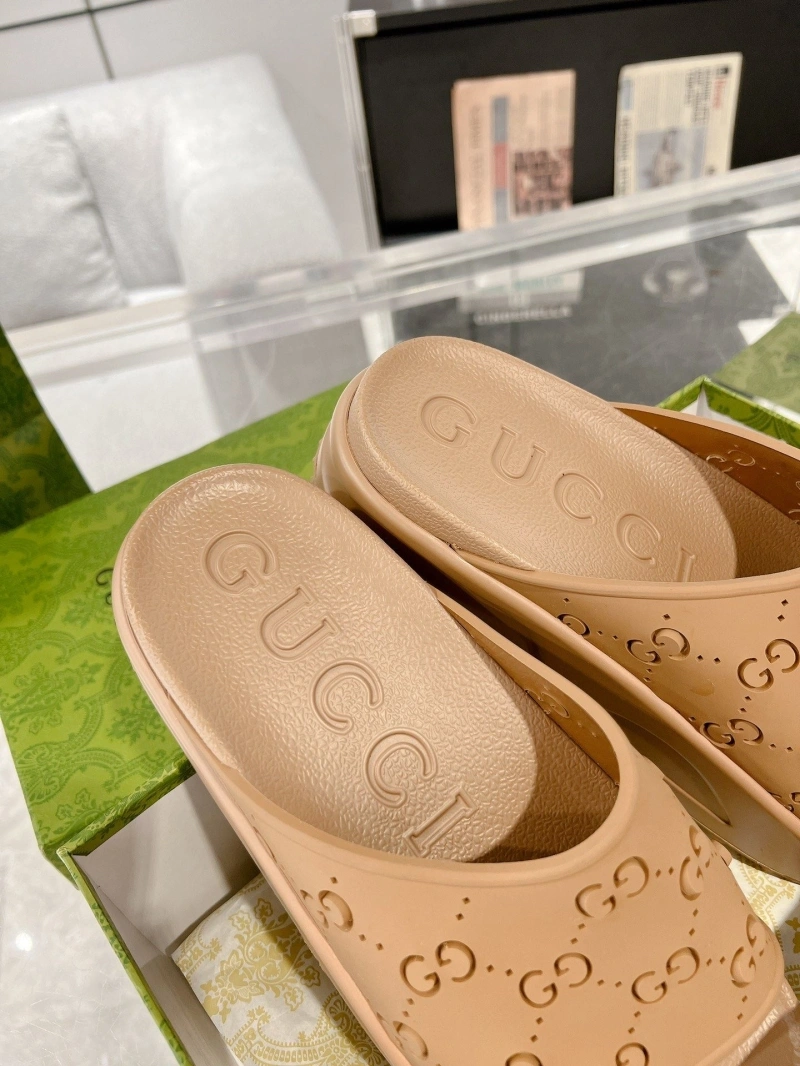 Versatile Gxccx Slippers 166499