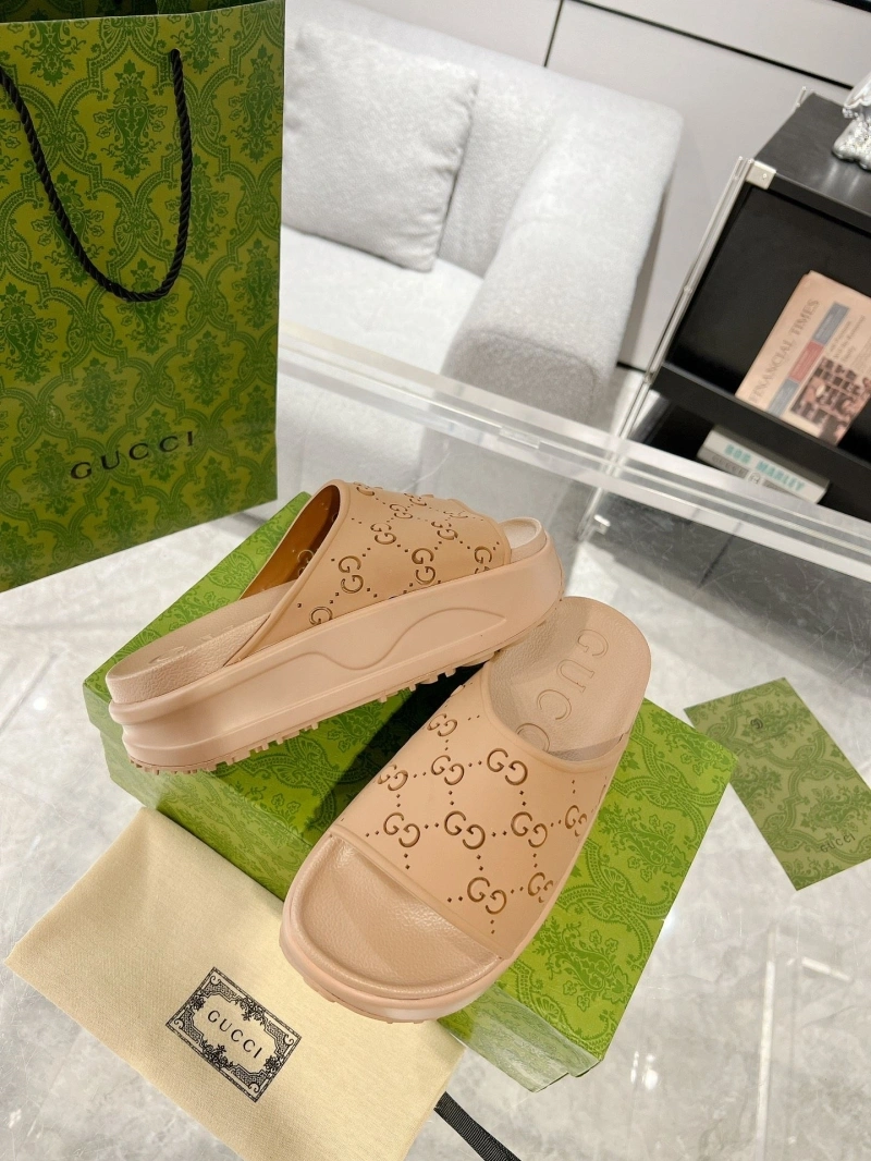 Versatile Gxccx Slippers 166499