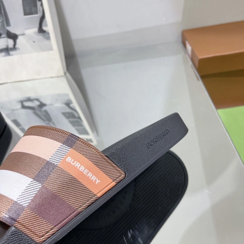 Bxrbxrry Slippers ModernLook 115573