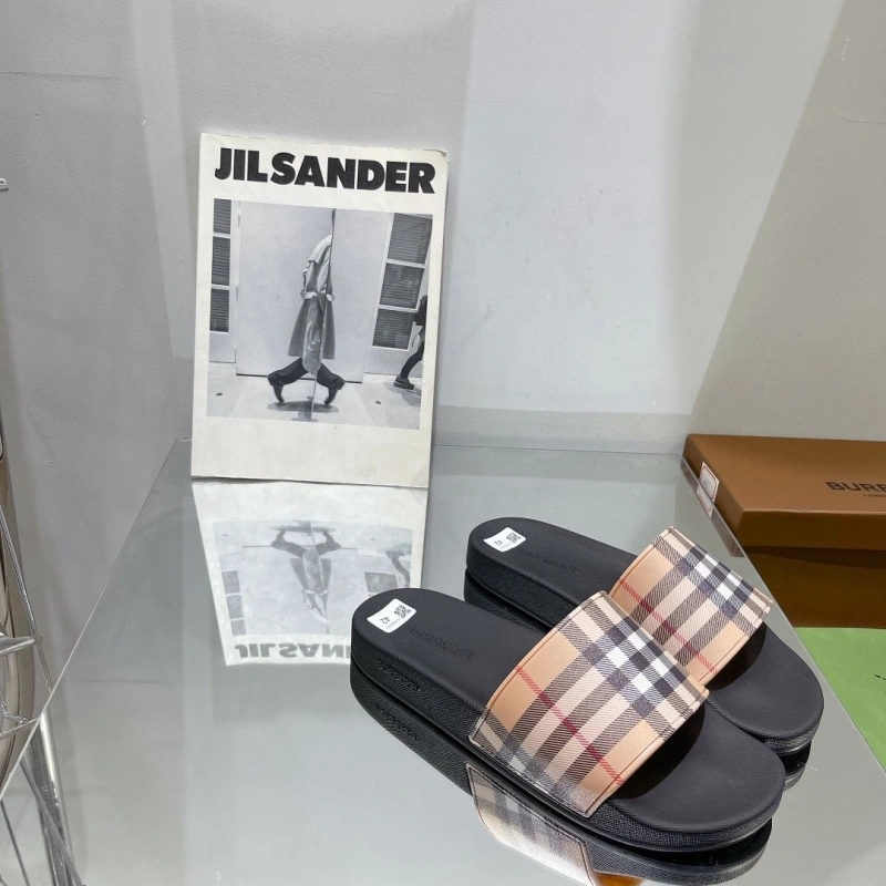 Bxrbxrry Slippers EyeCatching 115574