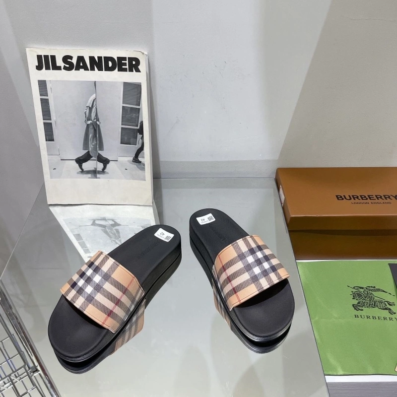 Bxrbxrry Slippers EyeCatching 115574