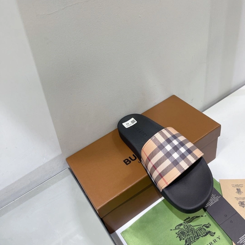 Bxrbxrry Slippers EyeCatching 115574