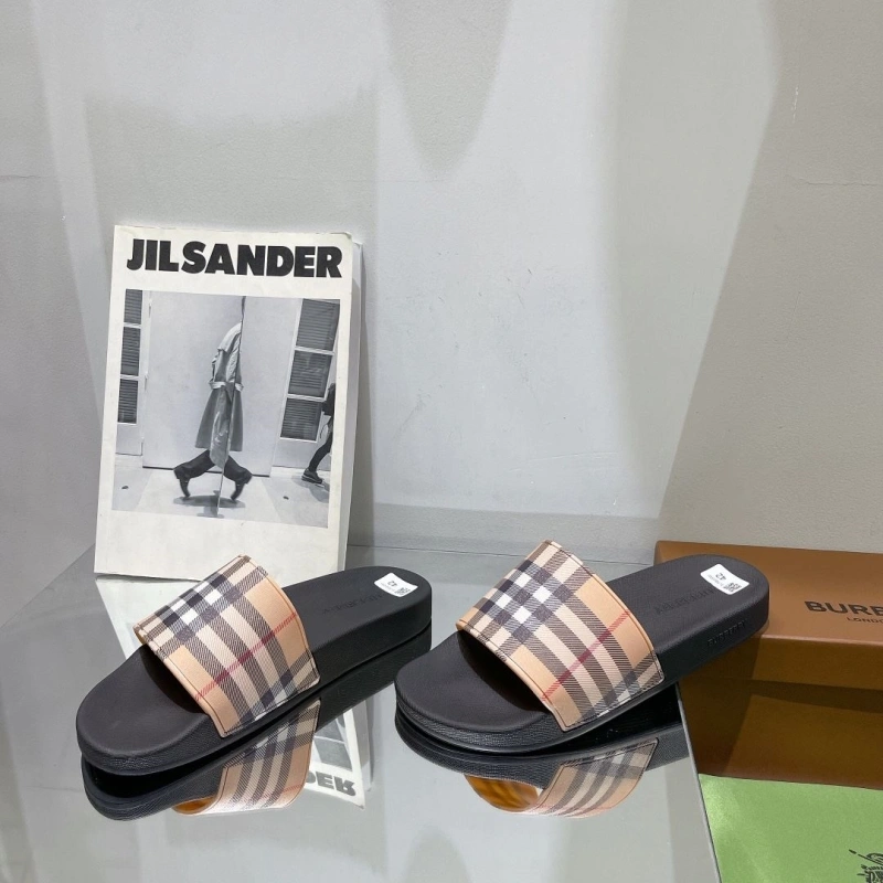 Bxrbxrry Slippers EyeCatching 115574