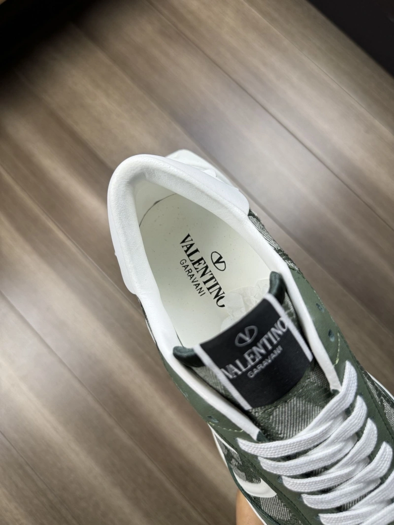 Vibrant Vxlxntino Sneakers 232915