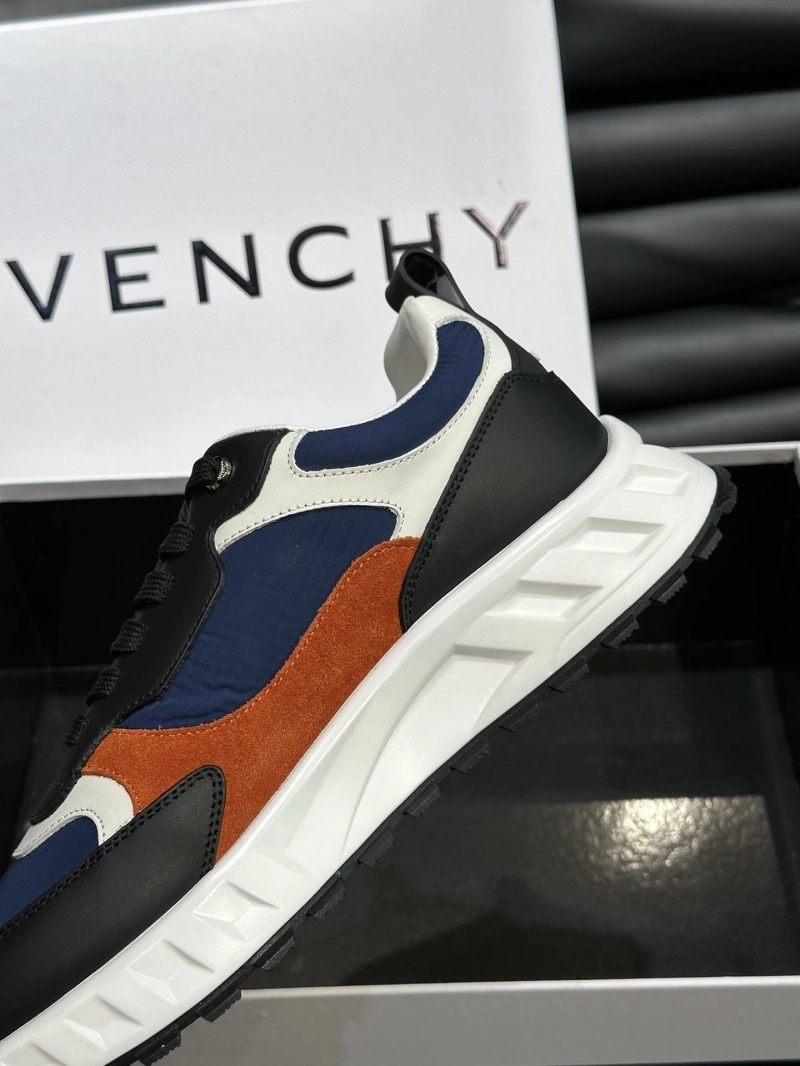 Lightweight Gxvxnchy Sneakers 154665