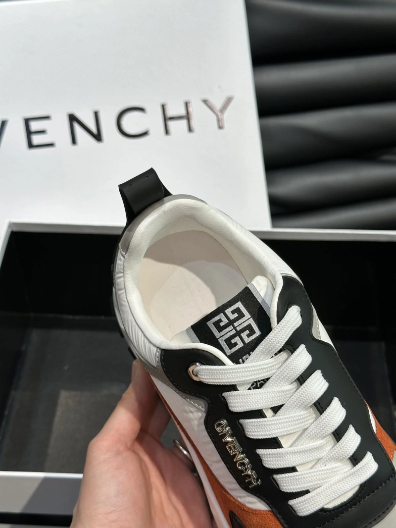 Soft Gxvxnchy Sneakers 154668
