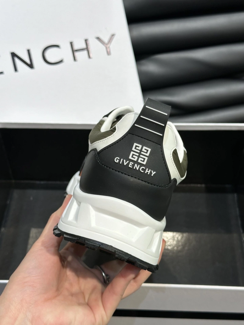 Timeless Gxvxnchy Sneakers 154655