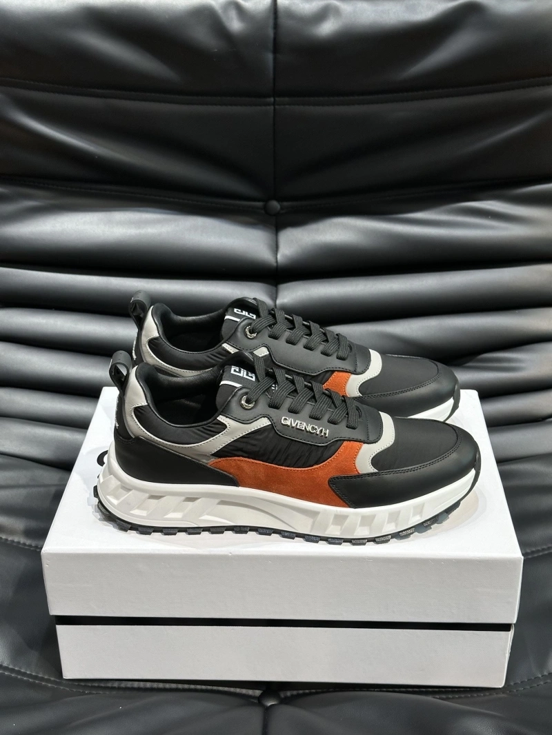 Versatile Gxvxnchy Sneakers 154659