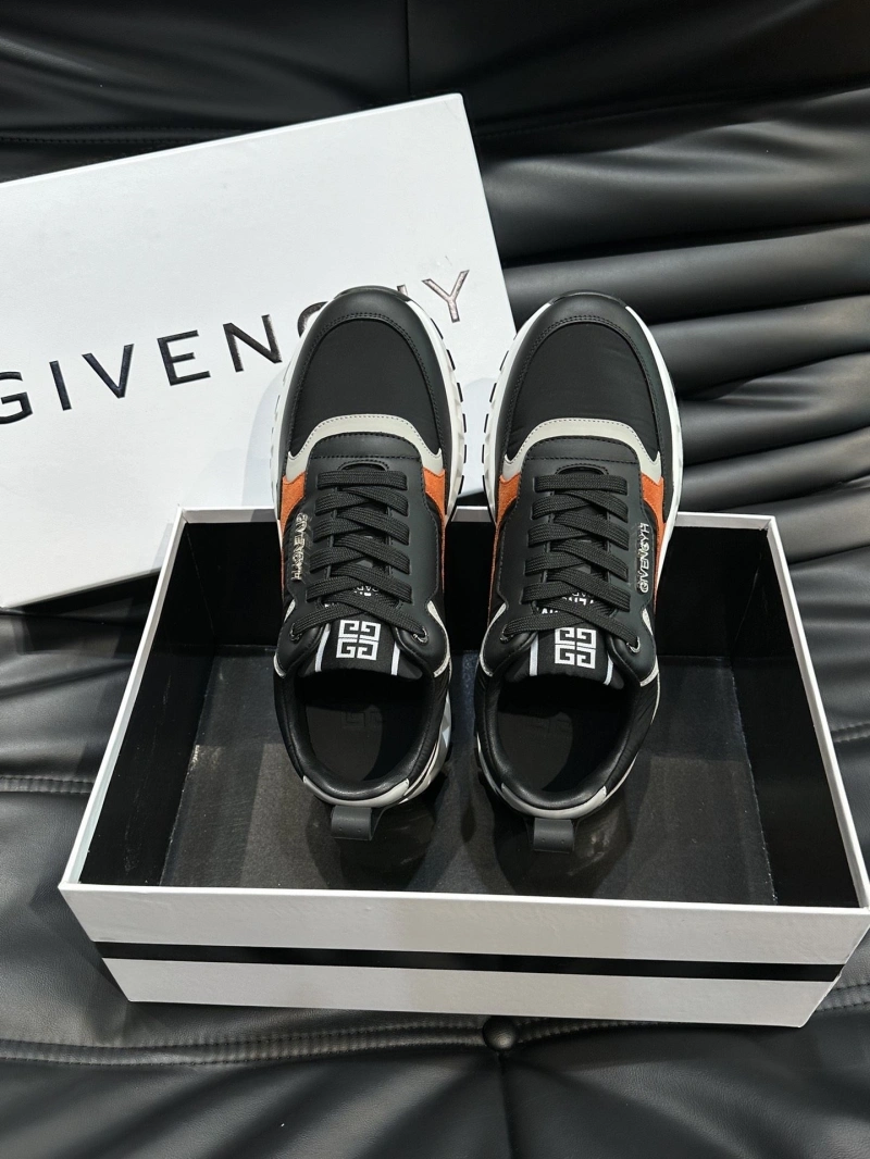Versatile Gxvxnchy Sneakers 154659