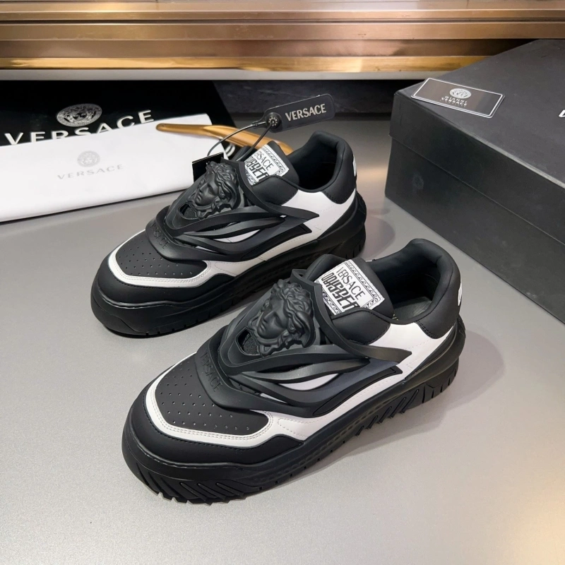 Trendsetting Gxvxnchy Sneakers 154667