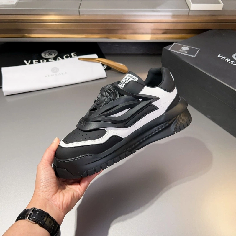 Trendsetting Gxvxnchy Sneakers 154667